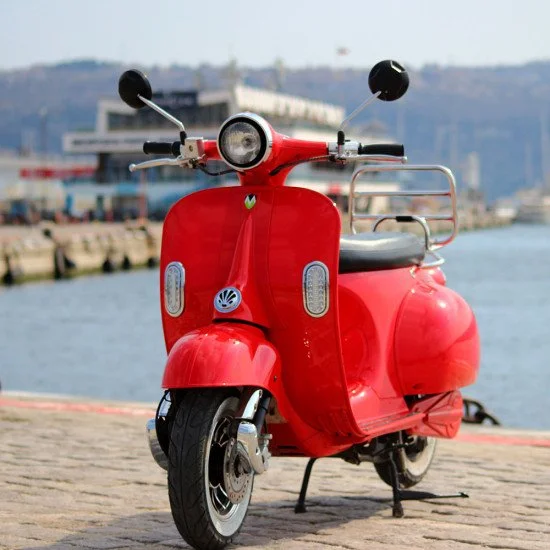 Електрически скутер MOTORETTA D1 PLUS 2000 W - Червен Електрически скутер MOTORETTA D1 PLUS 2000 W - Червен