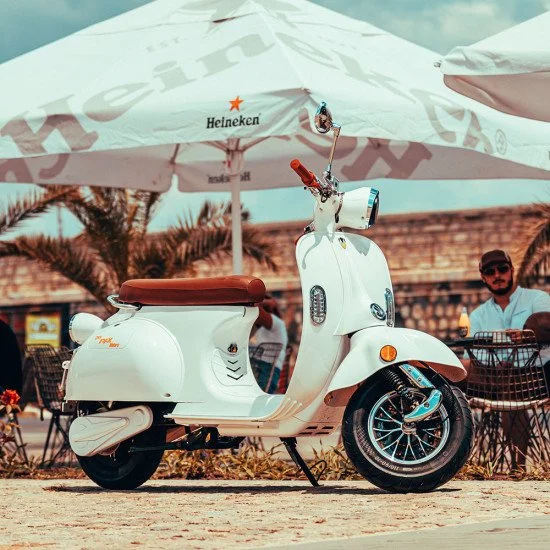 Електрически скутер MOTORETTA D1 PLUS 2000 W - Бял Електрически скутер MOTORETTA D1 PLUS 2000 W - Бял