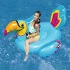 Надуваем дюшек Bestway Tipsy Toucan