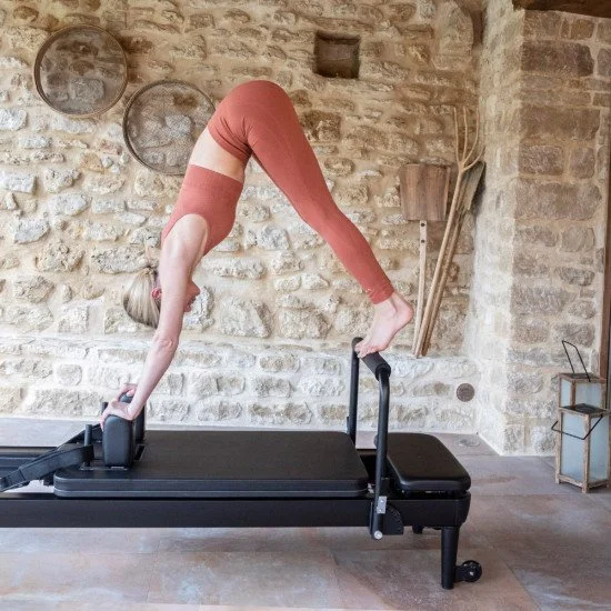 Пилатес реформър ELINA Nubium™ Black Edition Reformer