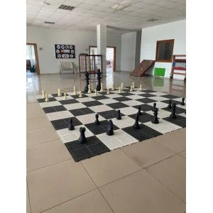 Гигантски шах за детски градини